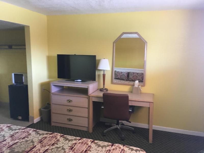 King Room image 3