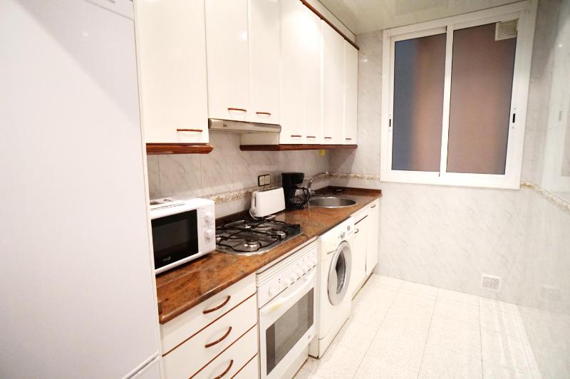 Three-Bedroom Apartment - Marques de Campo Sagrado 7 image 4