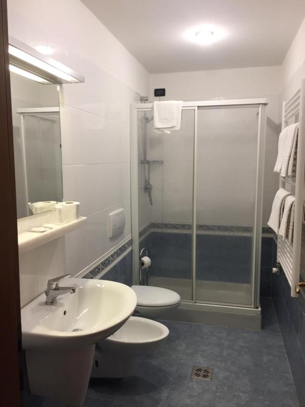 Double Room with Private External Bathroom image 2
