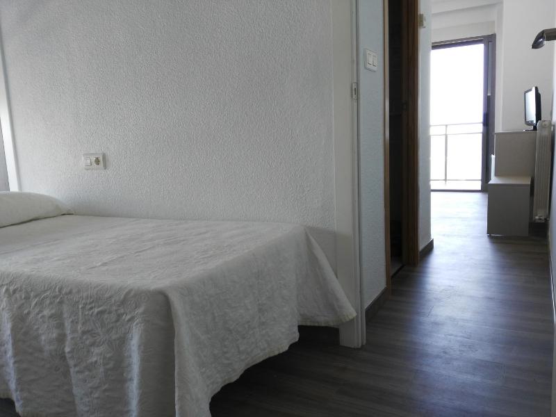 Triple Room with Sea View image 4
