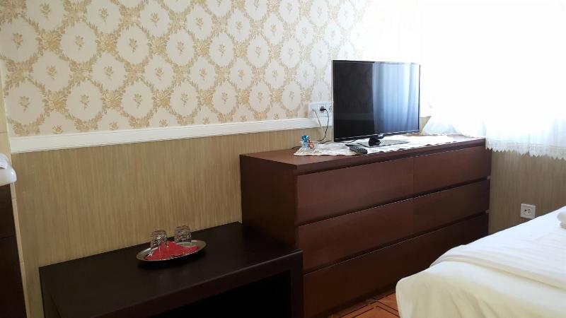 Double or Twin Room with Shared Bathroom image 3