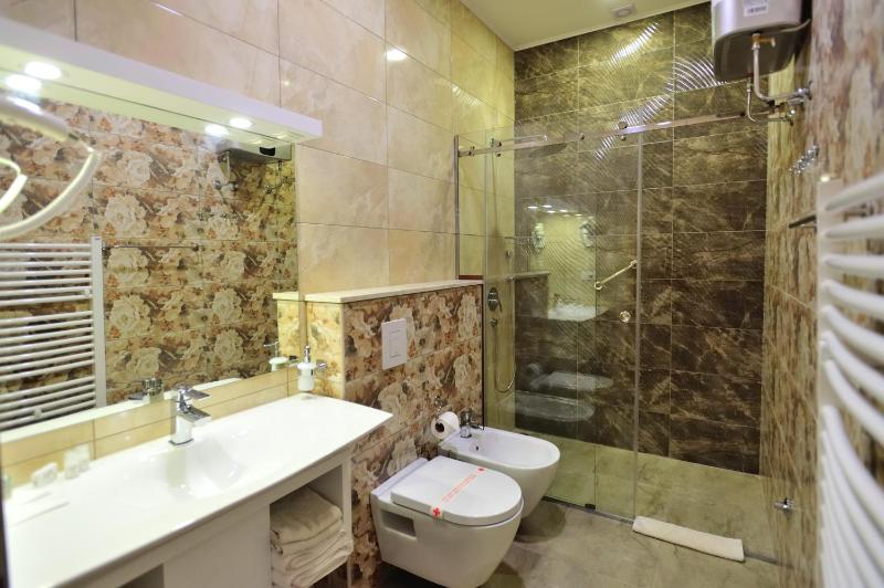 Superior Double Room image 4