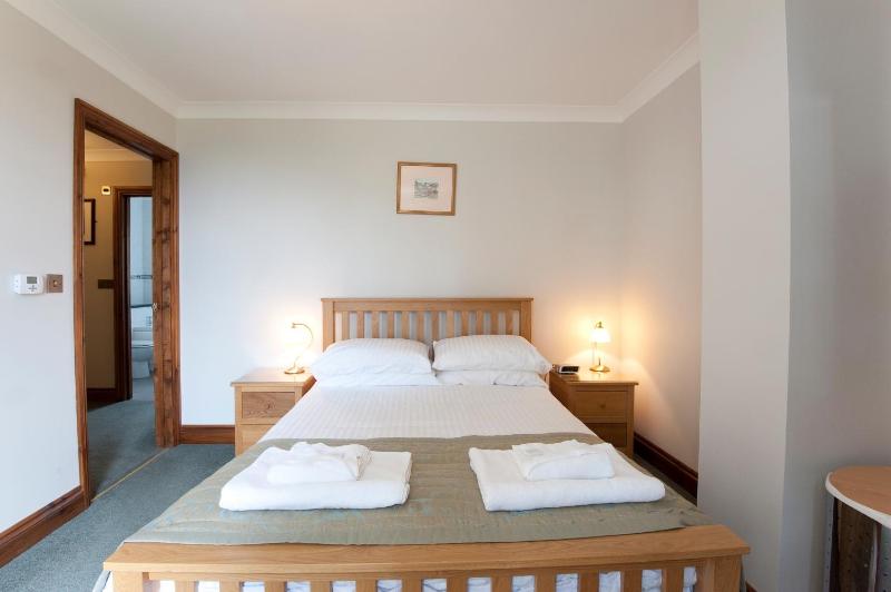 Two-Bedroom Cottage (No dogs)  image 4