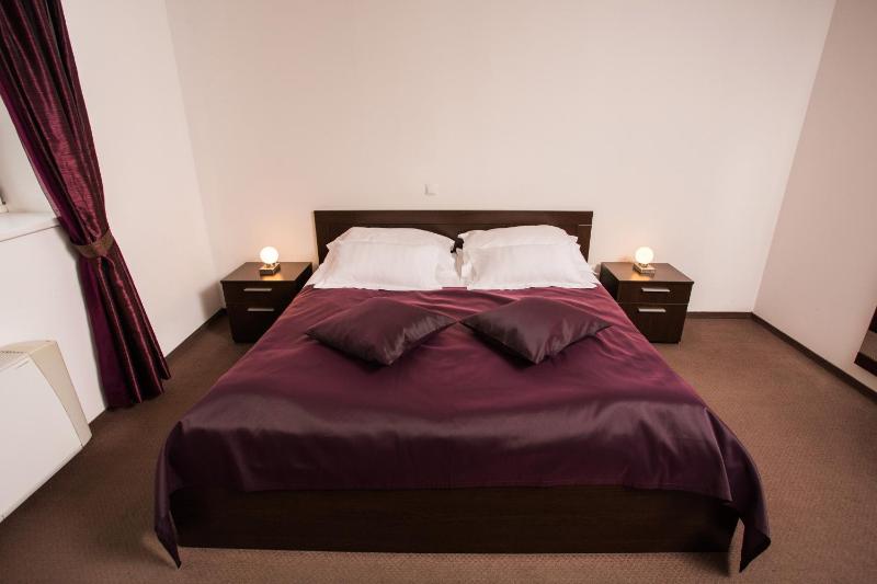 Double Room image 2