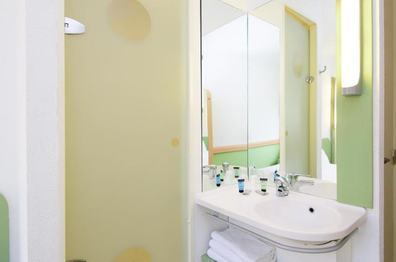 Double Room image 2