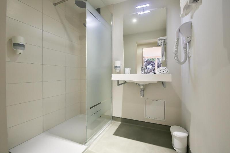 Triple Room with Terrace image 3