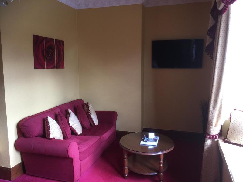 Four Poster Rooms image 3