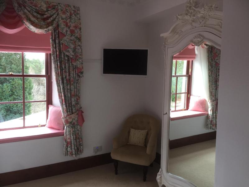 Twin Room image 2