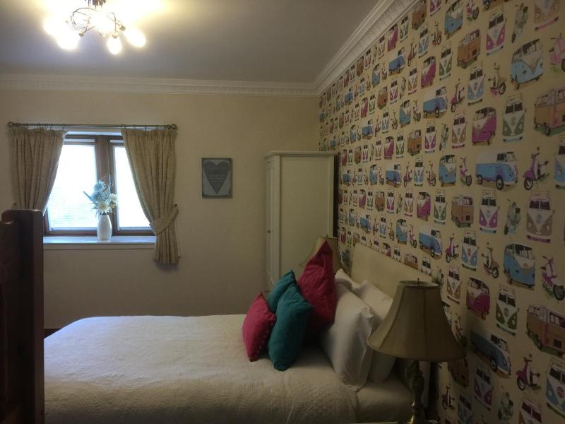 Family Room image 3