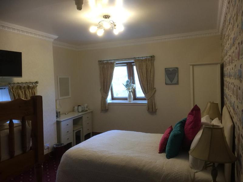 Family Room image 1