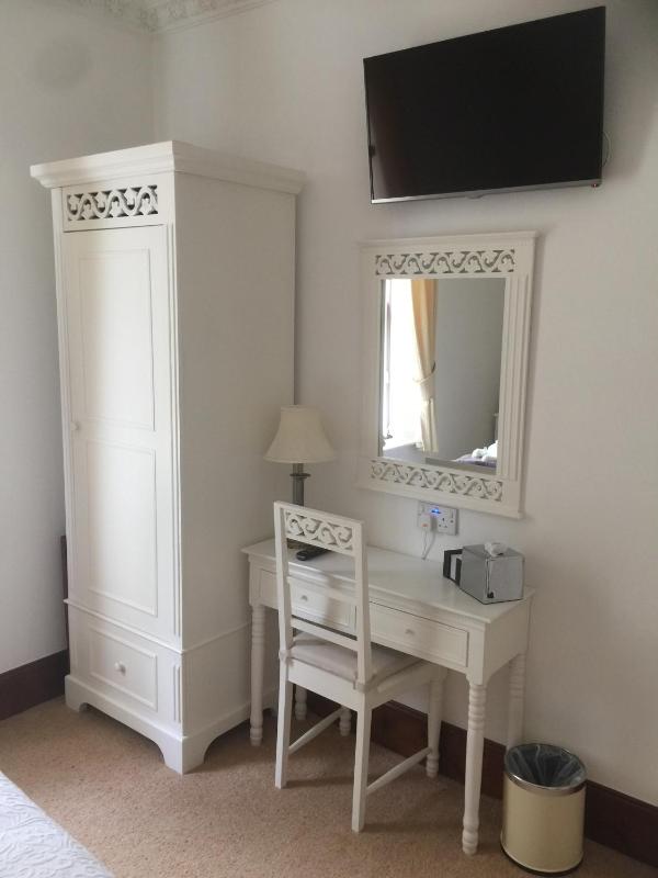 Standard Double Room image 2
