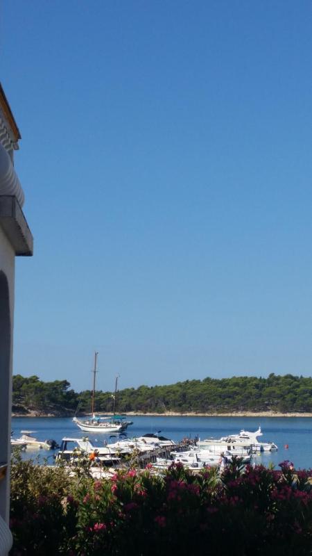 One-Bedroom Apartment with Balcony and Sea View image 3