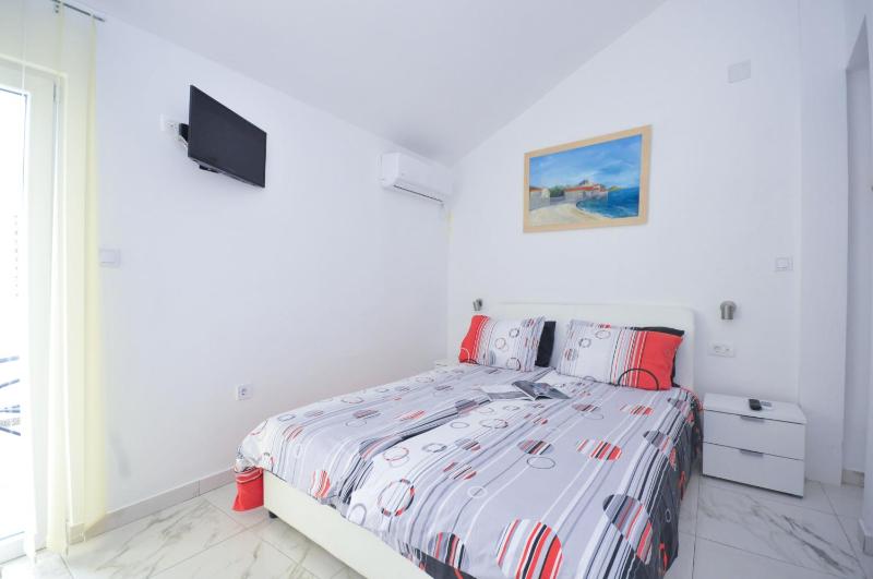 Double Room with Balcony image 1