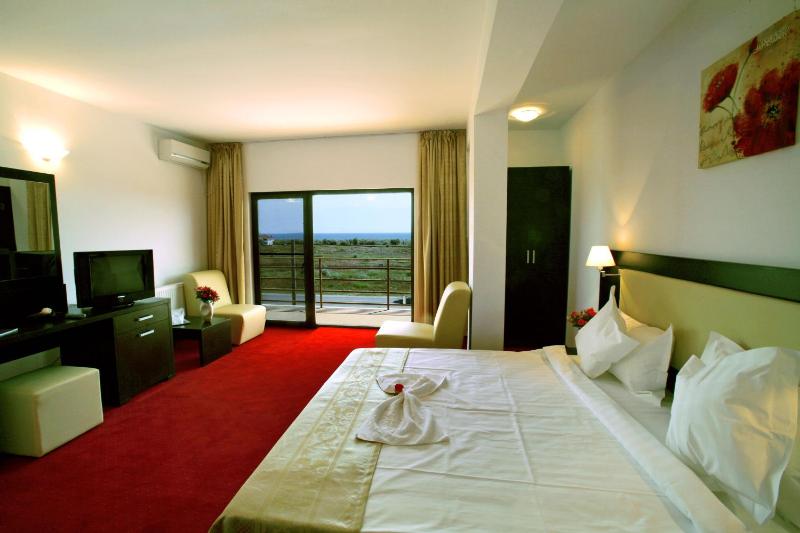 Deluxe Double Room with Balcony image 1
