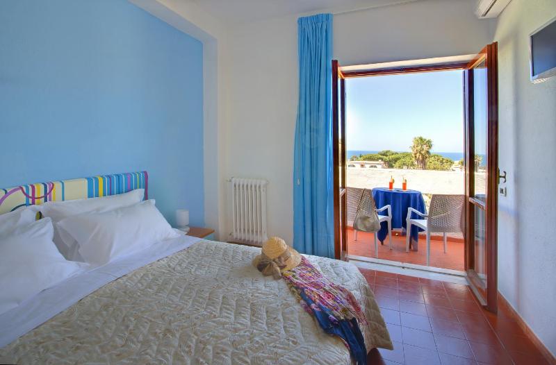 Iris Hotel - image 25