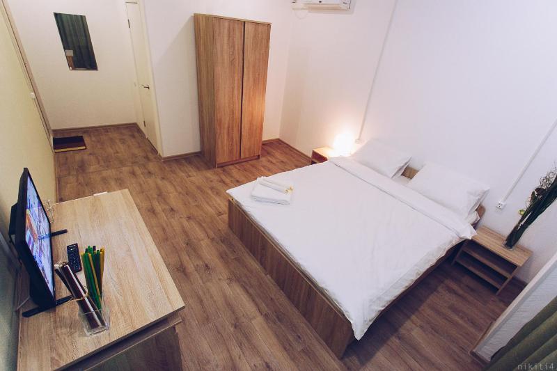 Standard Double Room image 3