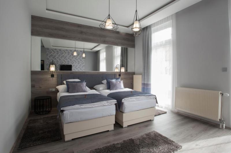 Triple Room with Shower image 2