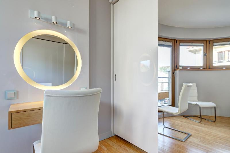 Apartment image 3