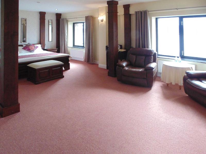 Deluxe Suite with Sea View image 4
