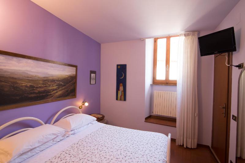 Double Room image 3