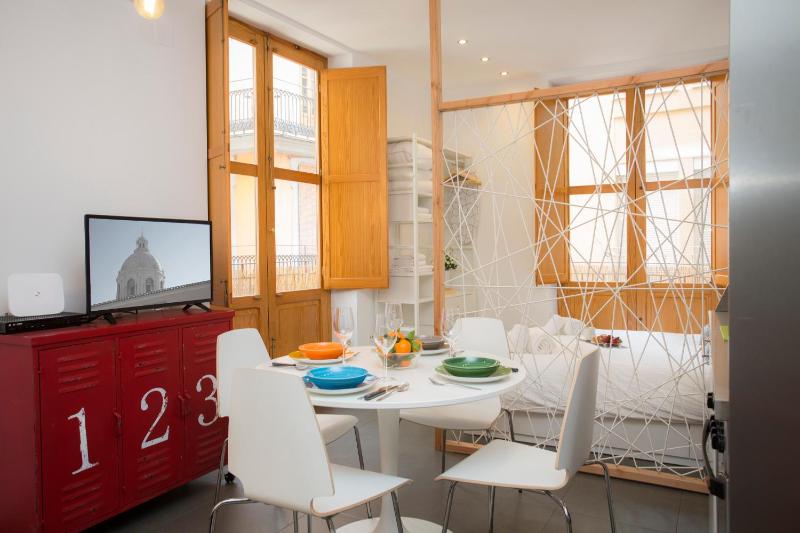 Studio Apartment image 2