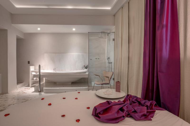 Superior Double Room image 3