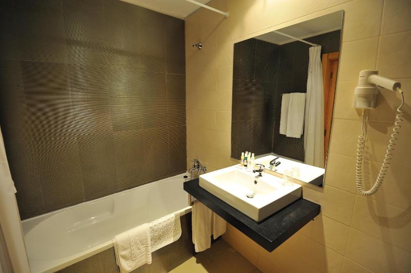 Four-Bedroom Apartment image 2
