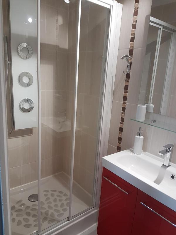 Classic Double Room image 4