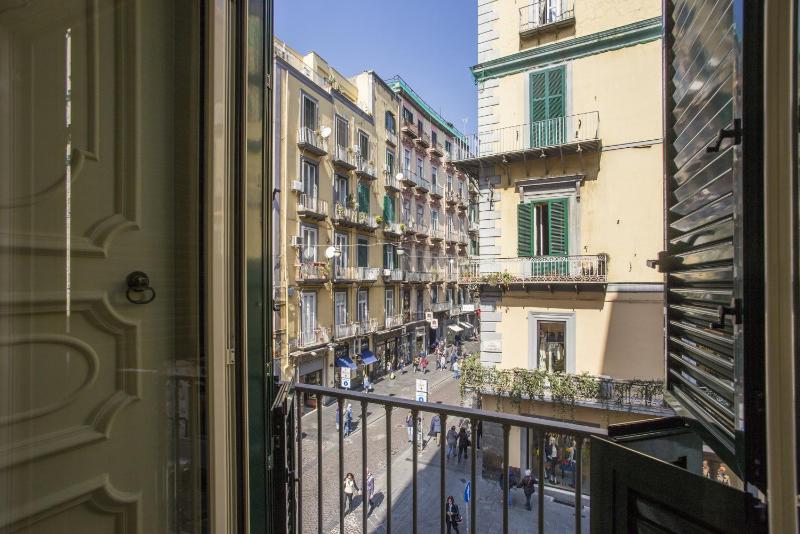 Deluxe Double Room with Balcony image 2