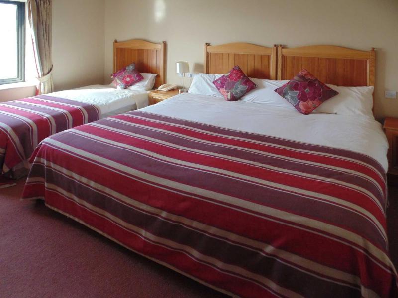 Double or Twin Room with Sea View image 4