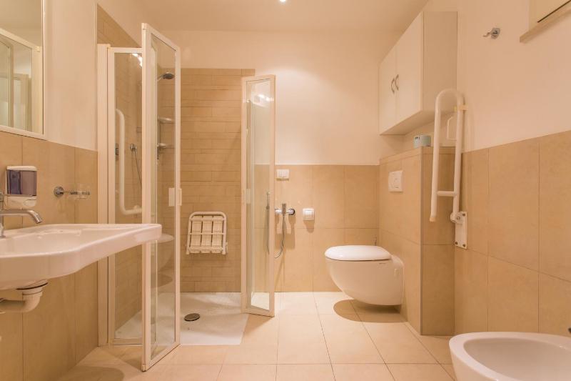 Wally Residence - image 11