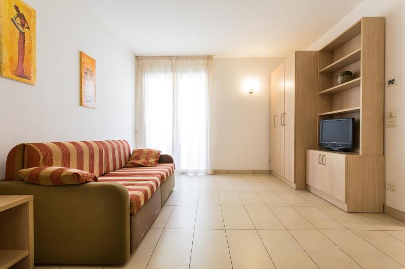 One-Bedroom Apartment image 3