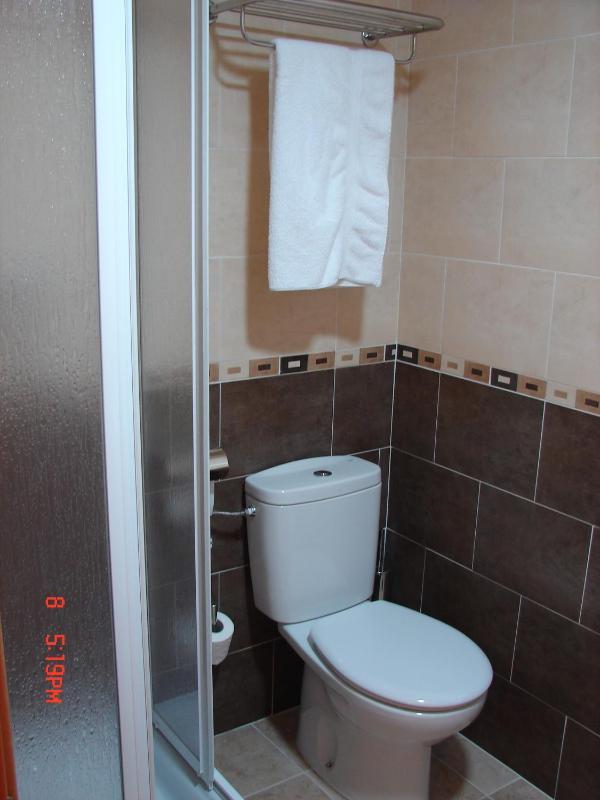 Single Room image 3