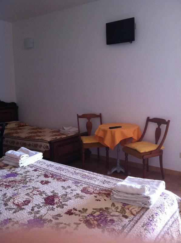 Quadruple Room image 3