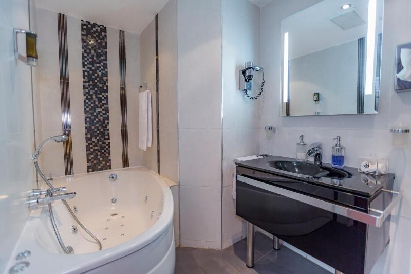 Hotel Relais Saint Jean Troyes - image 45