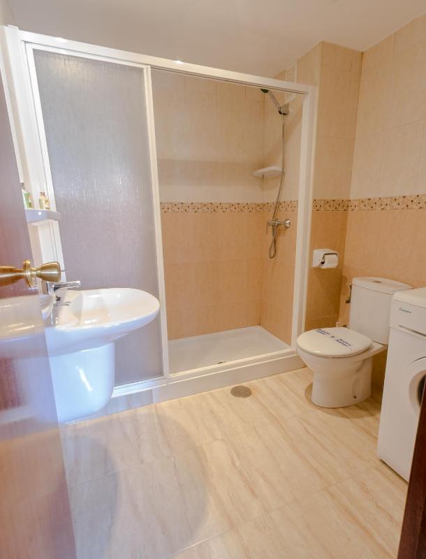 One-Bedroom Apartment image 2