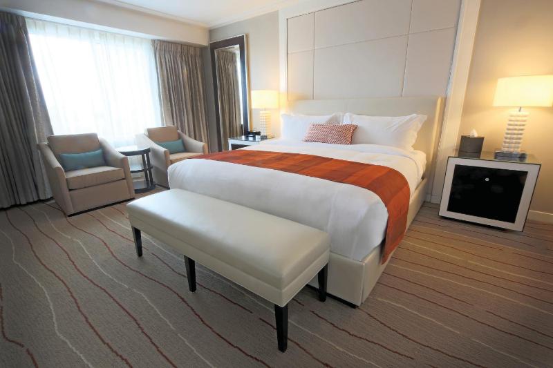 Executive Suite image 2