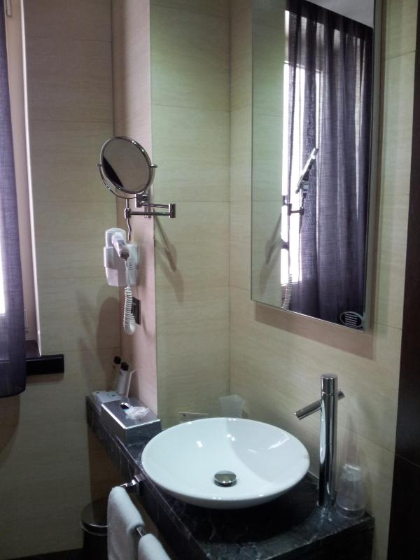 Double or Twin Room with Extra Bed image 2