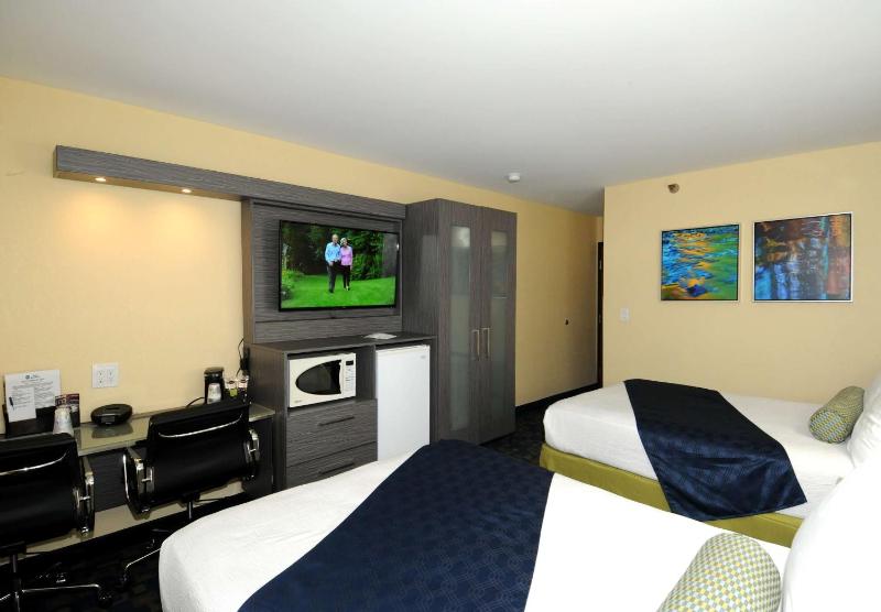 Double Room with Two Double Beds - Non-Smoking image 2