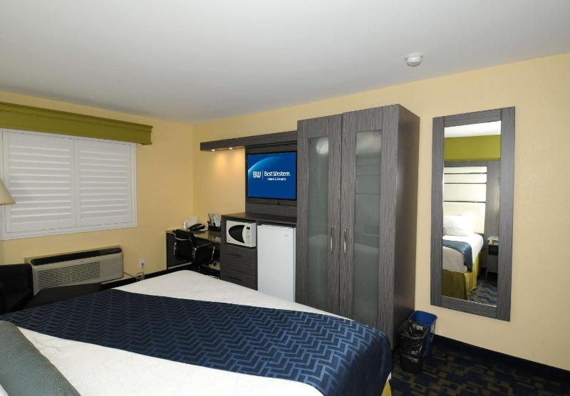 King Room - Non-Smoking image 4