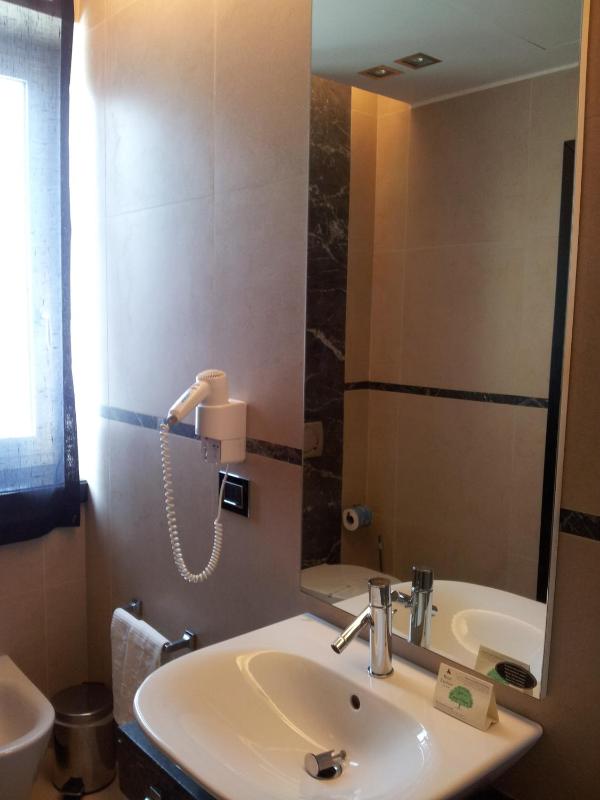 Double or Twin Room with Sea View image 4