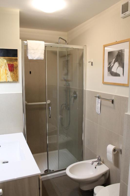 Standard Double Room image 2