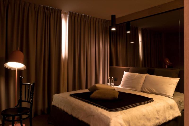 Junior Suite (2 Adults) image 3