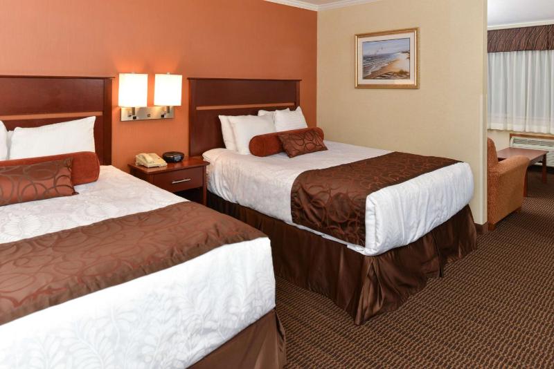 Best Western Plus Landmark Inn - image 13