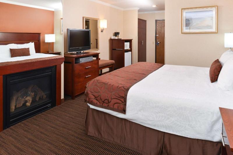 Best Western Plus Landmark Inn - image 17