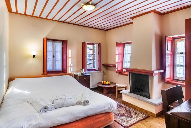 Double or Twin Room image 4