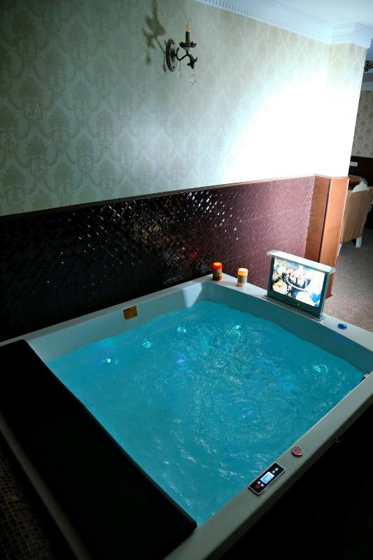 King Suite image 3