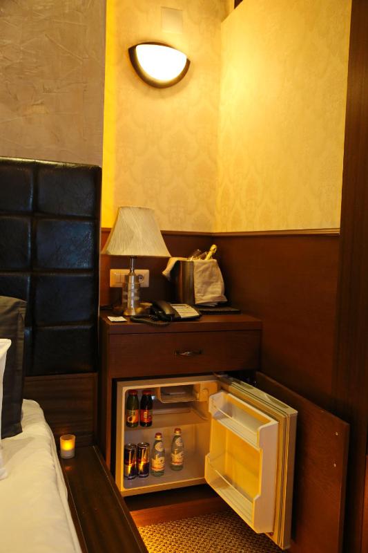 Double or Twin Room image 3