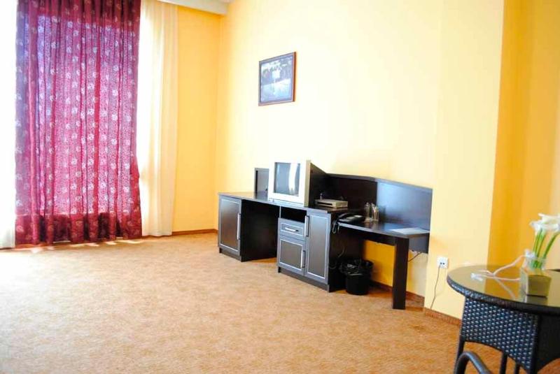 Deluxe Junior Suite image 4