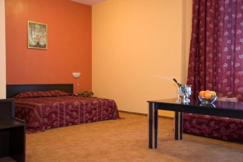 Junior Suite (2 Adults) image 2